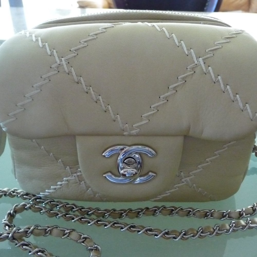 VERY RARE CHANEL ULTIMATE STITCH MINI HANDBAG